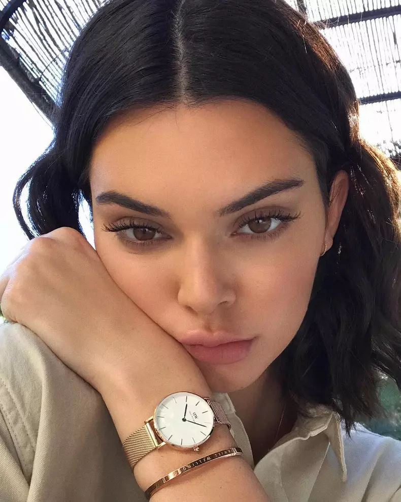 Kendall Jenner - Albuș de ou și lămâie