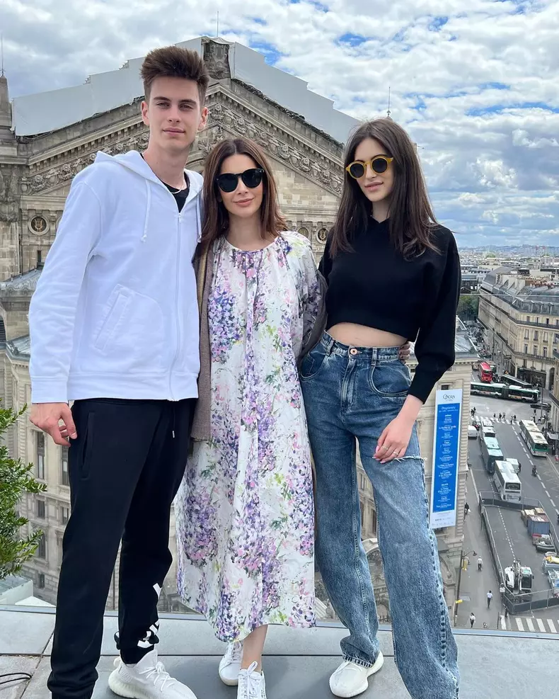 1. Andreea Berecleanu și cei doi copii, Petru și Eva