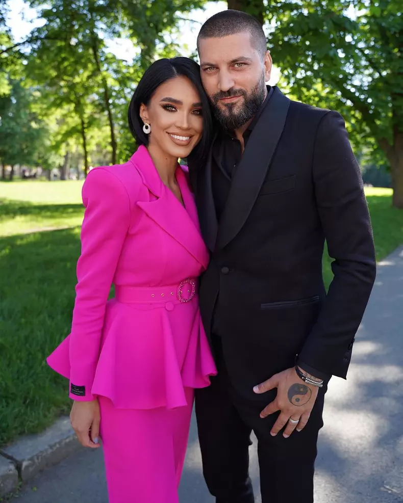 1. Adelina Pestrițu și Virgil Șteblea