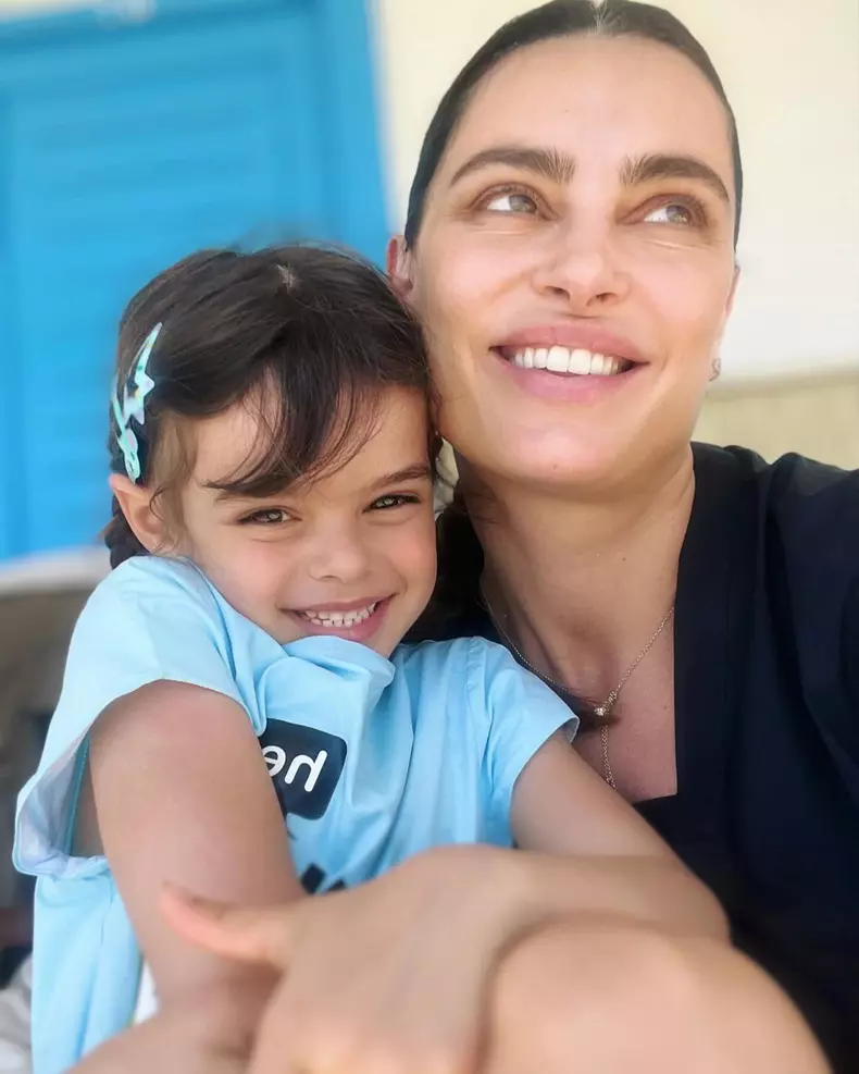 Catrinel Menghia si fiica ei (2)
