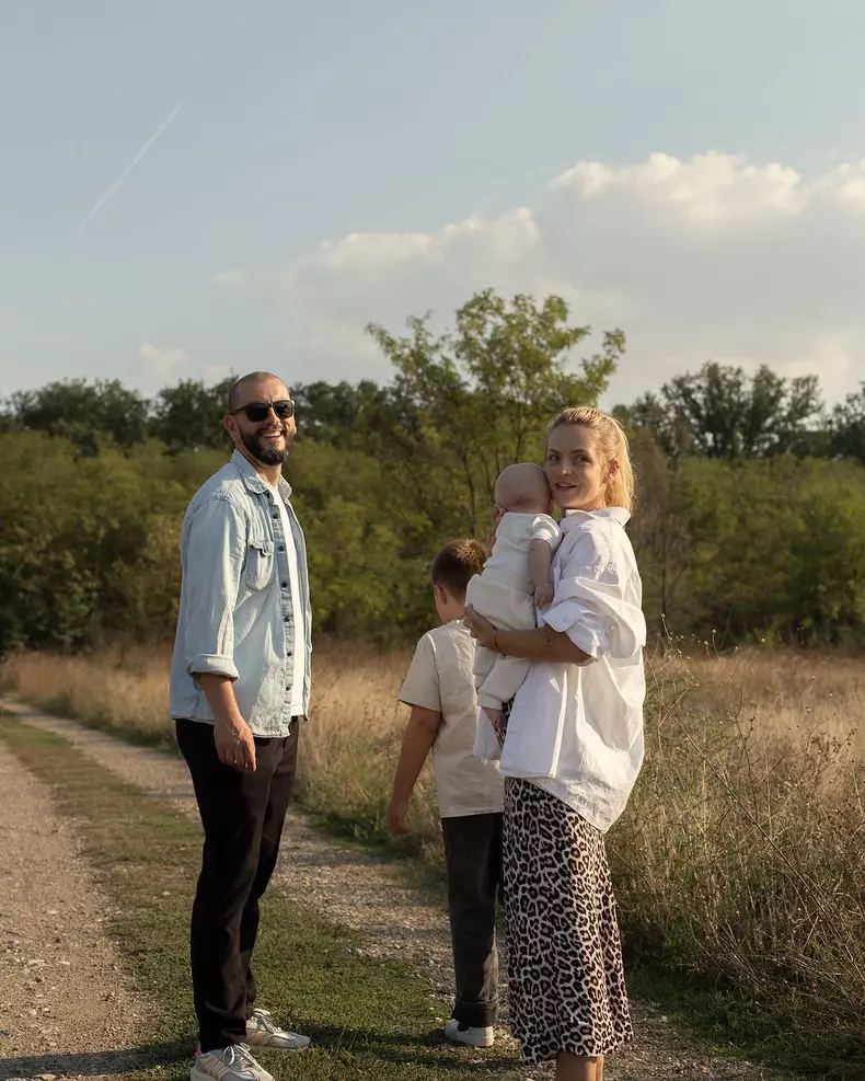 Victoria Raileanu, soțul și cei doi copii (2)