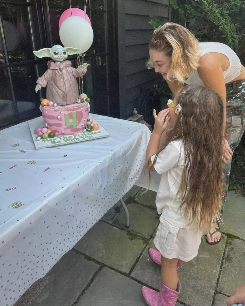 7. Gigi Hadid și fiica ei