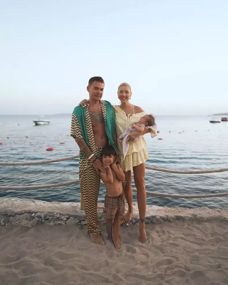 8. Alina Ceușan și familia