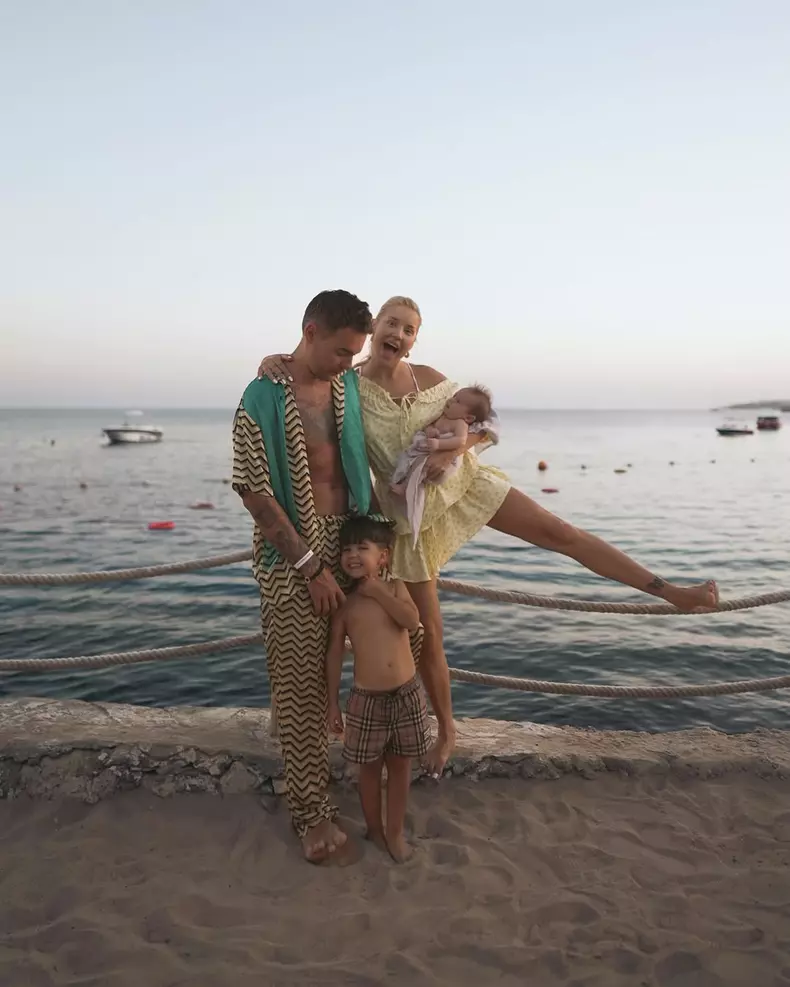 9. Alina Ceușan și familia