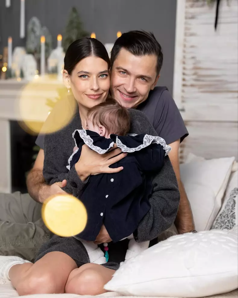 6. Alice Peneacă, Dragoș Caliminte și fiica lor