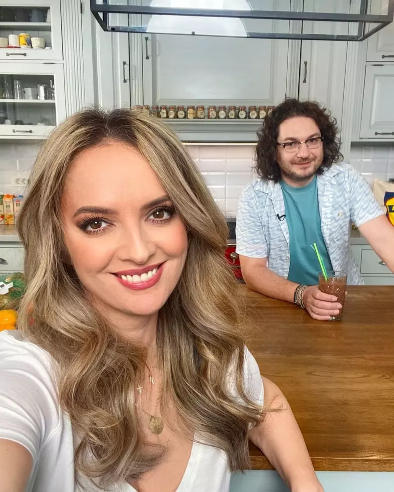 Chef Florin Dumitrescu și-a surprins soția la aniversarea a șapte ani de la nuntă. Ce mesaj a postat online (6)