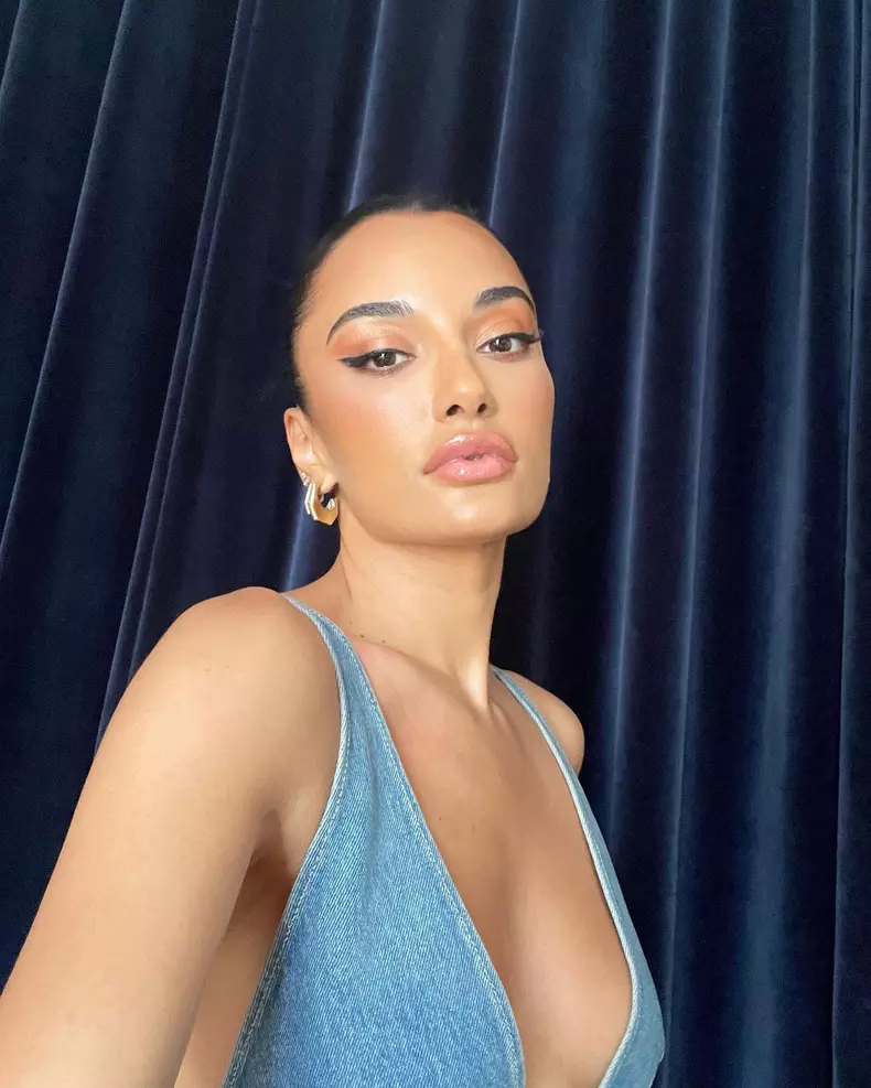 Cine este Amina Muaddi, creatoarea de pantofi cu origini românești. Rihanna și Kim Kardashian sunt clientele ei (4)