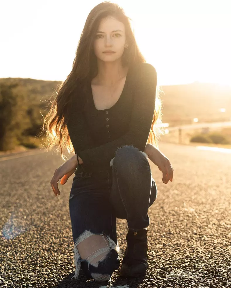 Cum arată astăzi fiica Bellei și lui Edward din seria Twilight. Mackenzie Foy are acum 20 de ani (6)