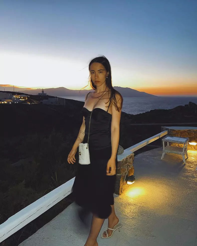 Cum arată fiica celebrului Eros Ramazzotti. Aurora Ramazzotti are 24 de ani și face furori pe plajă, în costum de baie (5)