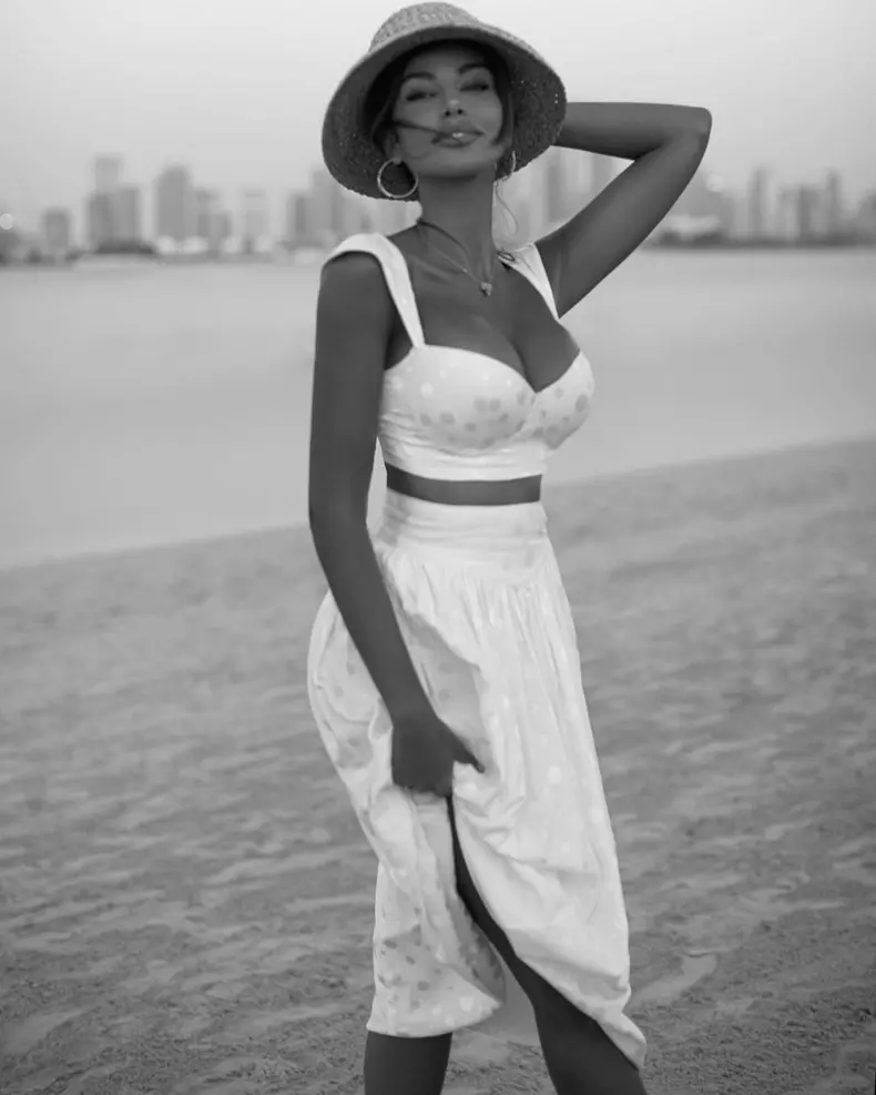 Imagini-rare-cu-Madalina-Ghenea-alaturi-de-fiica-si-de-mama-ei.-Destinatia-de-lux-unde-s-au-relaxat-14