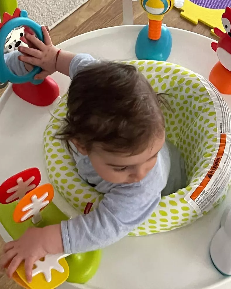 Primele imagini cu chipul băiețelului Magdei Pălimariu. Axel a împlinit 7 luni. „Ce repede crește”