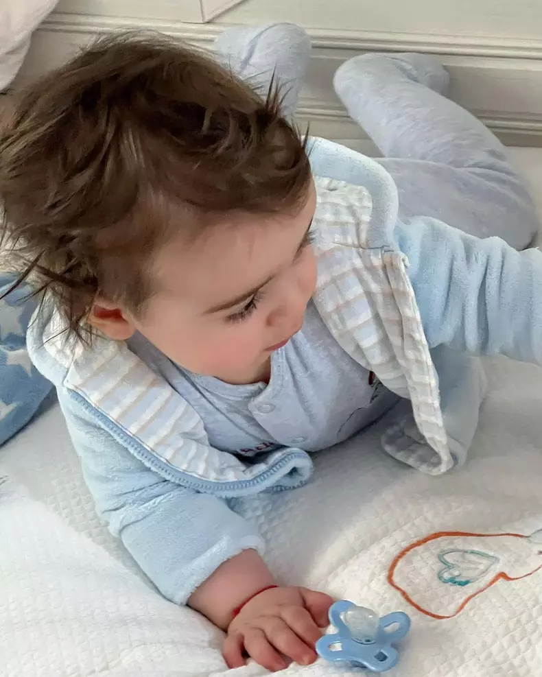 Primele imagini cu chipul băiețelului Magdei Pălimariu. Axel a împlinit 7 luni. „Ce repede crește”