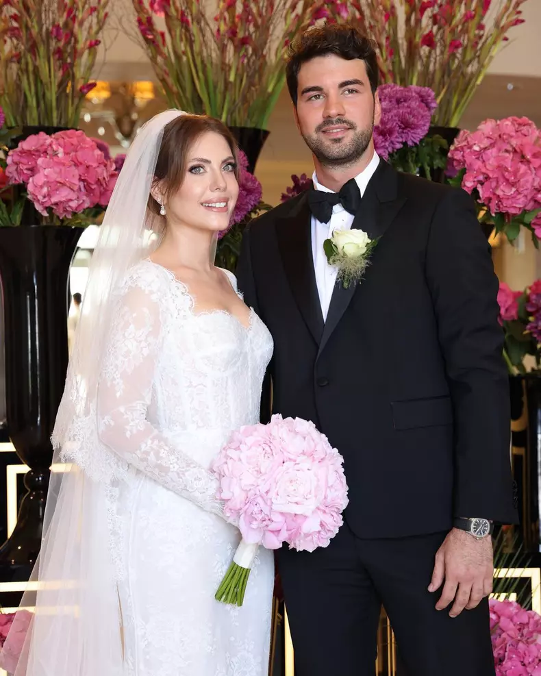 eda-ece-din-pretul-fericirii-s-a-maritat-cum-a-aratat-in-rochie-de-miresa-1