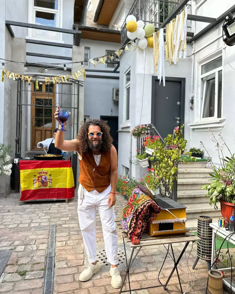 Laura Cosoi, petrecere în avans pentru fiica sa, Lara. Mezina familiei va împlini 1 an