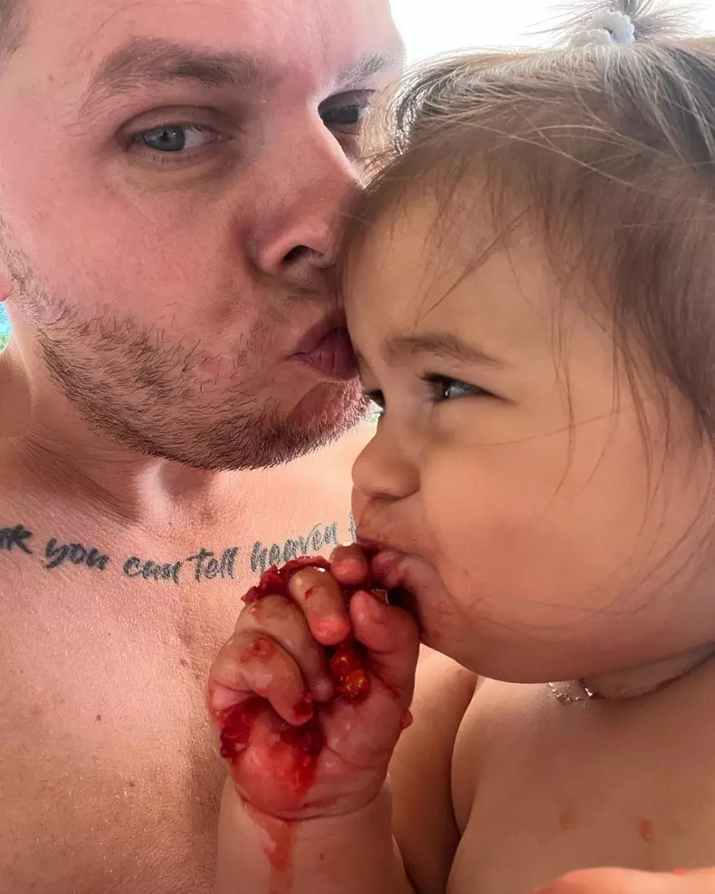 Codin Maticiuc, imagini adorabile cu fiica lui cea mică. Ilinca a împlinit un an