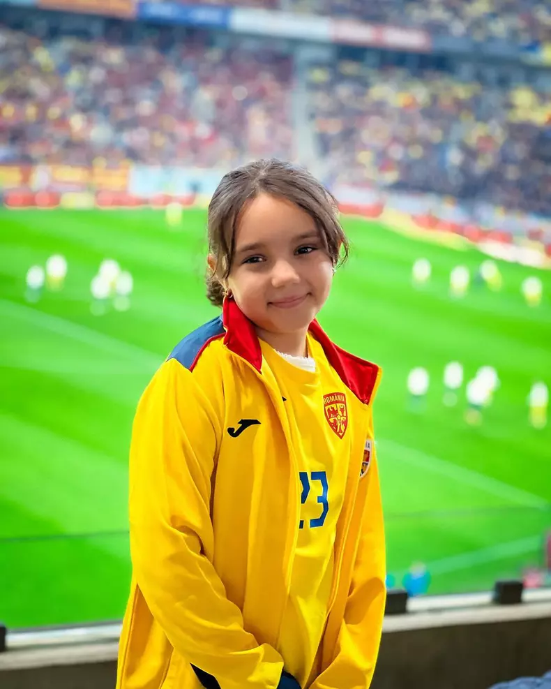 Câți bani a primit Andra pentru intonarea imnului României pe Arena Națională. Artista a răspuns curiozității fanilor (6)