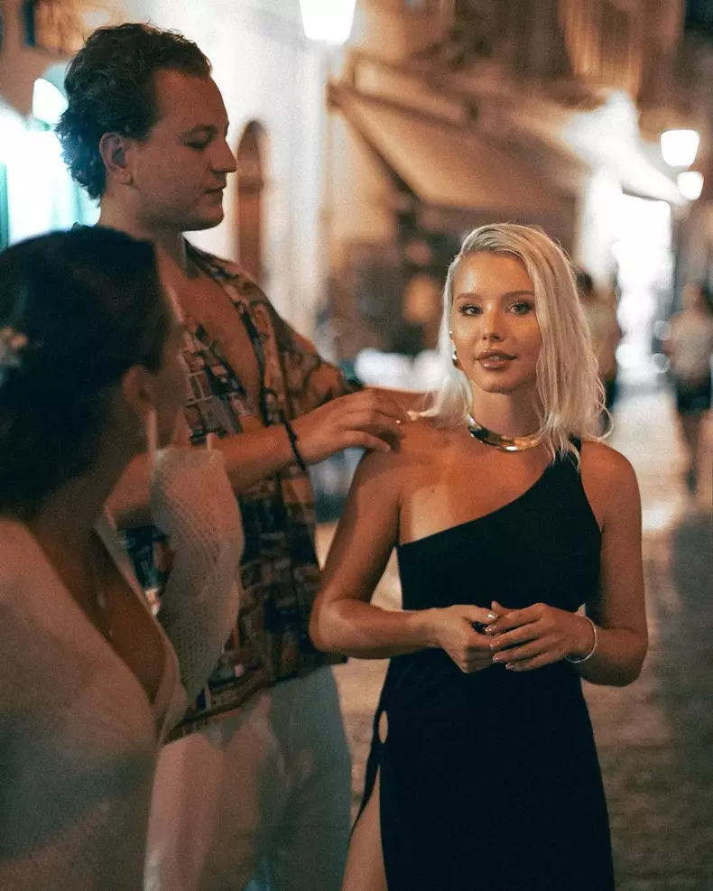 Alex Militaru, soțul lui Carmen Grebenișan, este adoptat  (7)