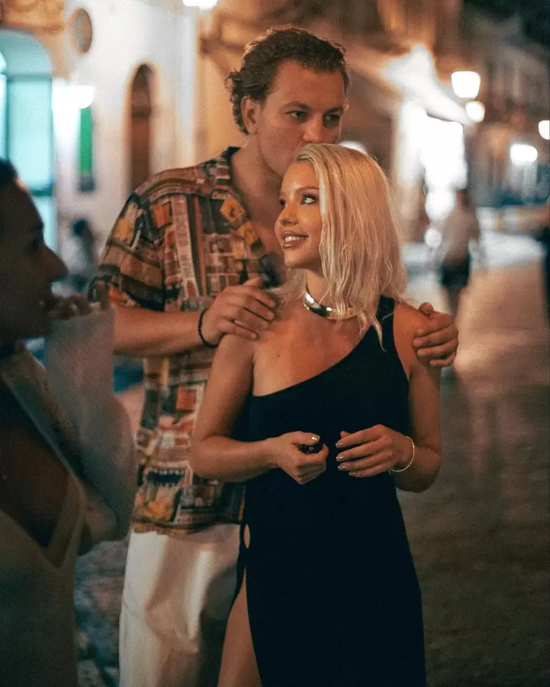 Alex Militaru, soțul lui Carmen Grebenișan, este adoptat  (8)