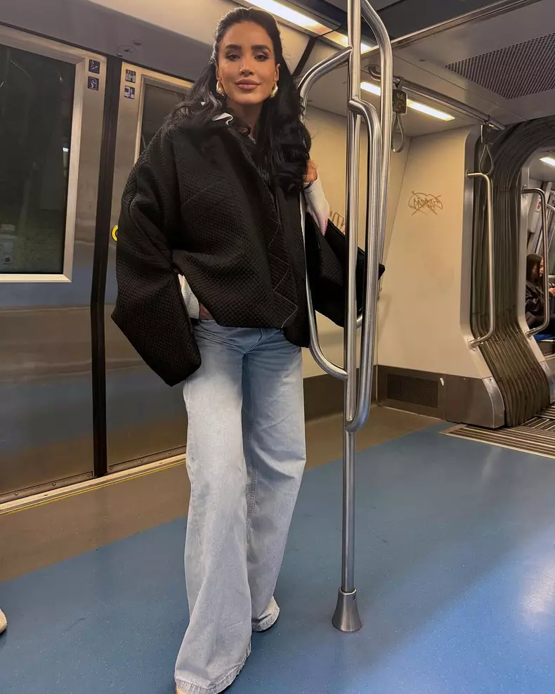 Adelina Pestritu s-a plimbat cu metroul (7)