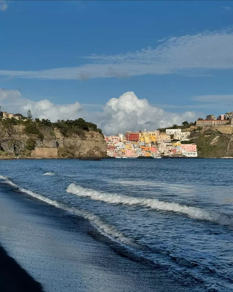 Delia, imagini din vacanța în Procida, Italia  (8)