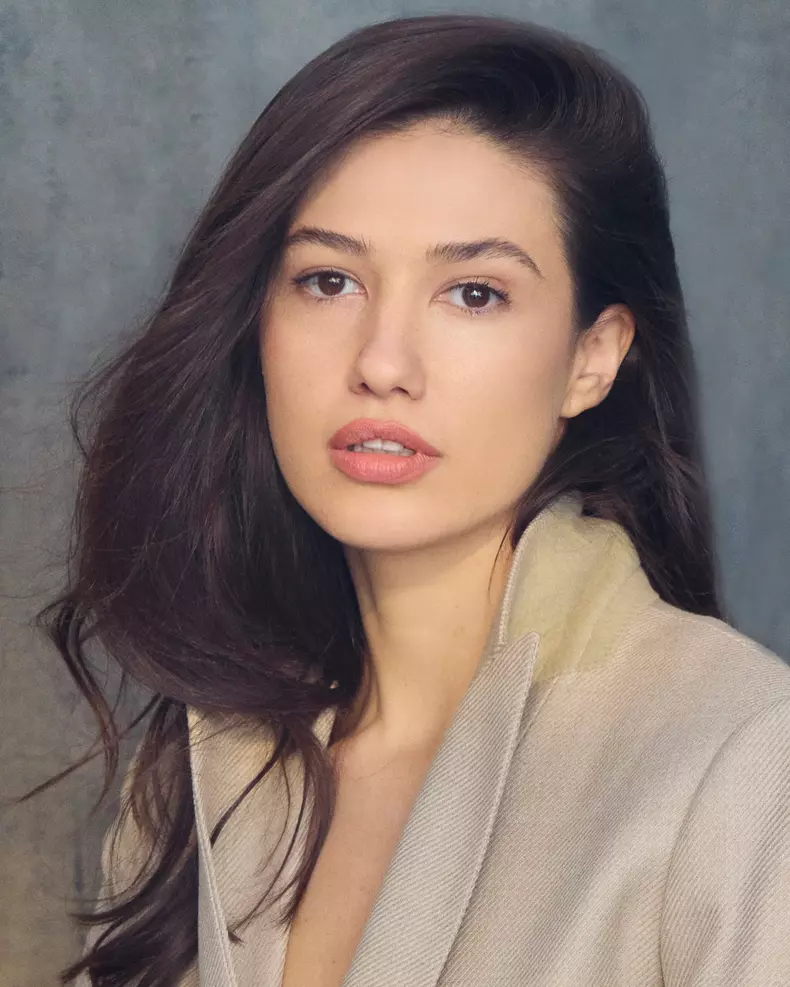 B7.Headshot Kim Hardy crop