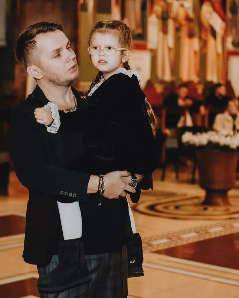 Poze doar cu NOI doi, azi de ziua EI. #smaranda Ultima poză este cu prima ei masă pe care i-am dat-o chiar eu cu seringa. (8)