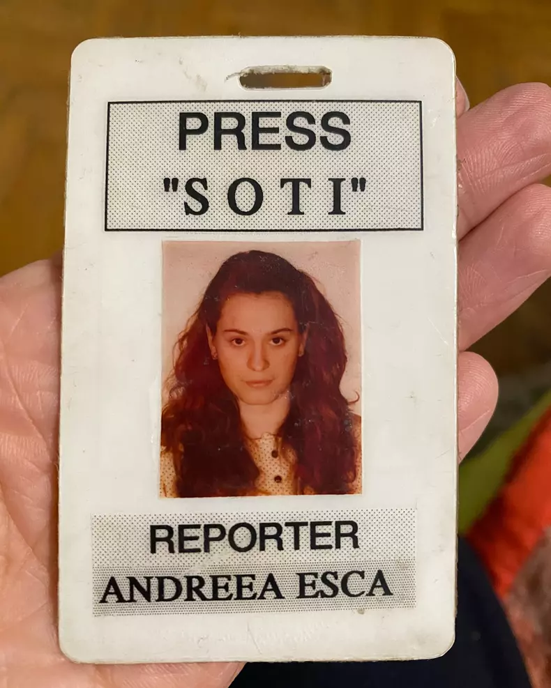 Andreea Esca, imagine cu legitimația de presă de la SOTI 
