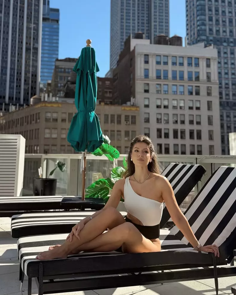 simona-taranu-piscina-vacanta-new-york (4)