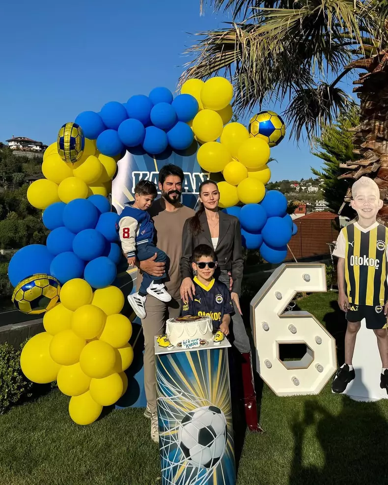 Fahriye-Evcen-Burak-Özçivit-poze-2025 (15)