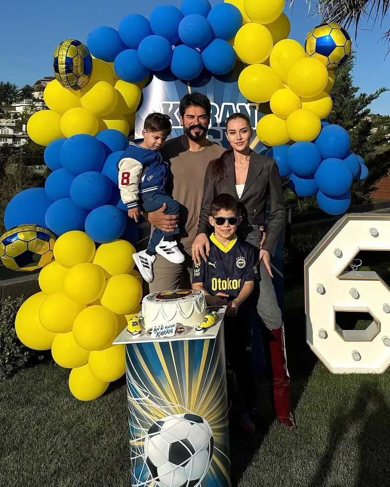 Fahriye-Evcen-Burak-Özçivit-poze-2025 (17)