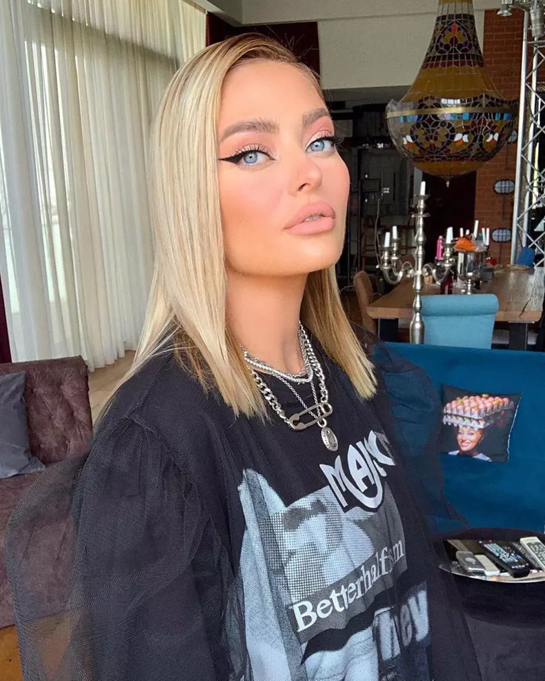 delia_117811245_782132722616726_2476053677025129813_n