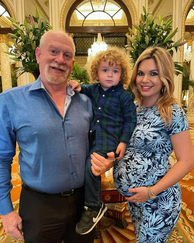 iasmina-hill-a-nascut-milionarul-bradford-hill-in-culmea-fericirii-7