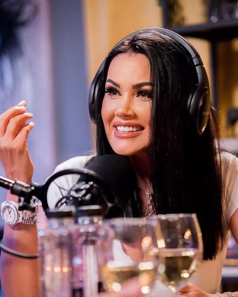 oana-zavoranu-s-a-sarbatorit-alaturi-de-alex-bodi-adriana-bahmuteanu-6