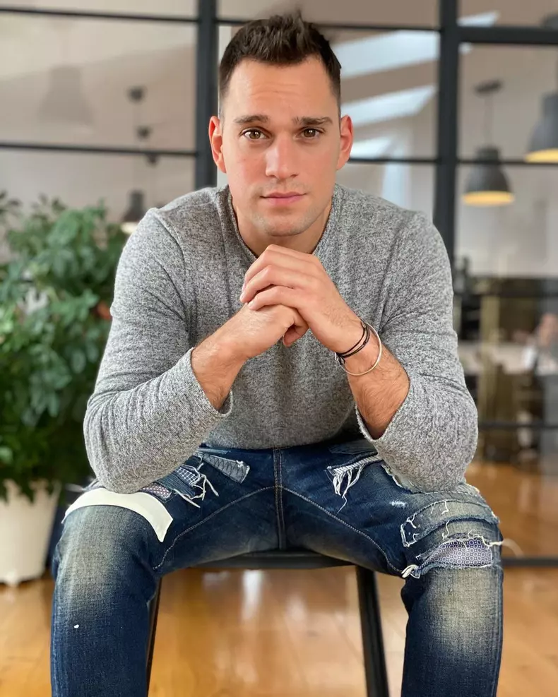 233713989_359792482368137_8669702178952356353_n