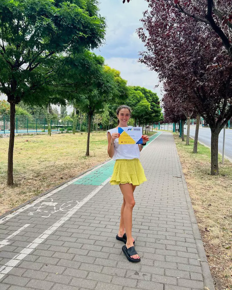 fata-lui-mihai-stoica-triatlon-2-820x1024-1