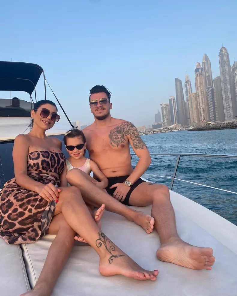 cine-este-andreea-tonciu-10