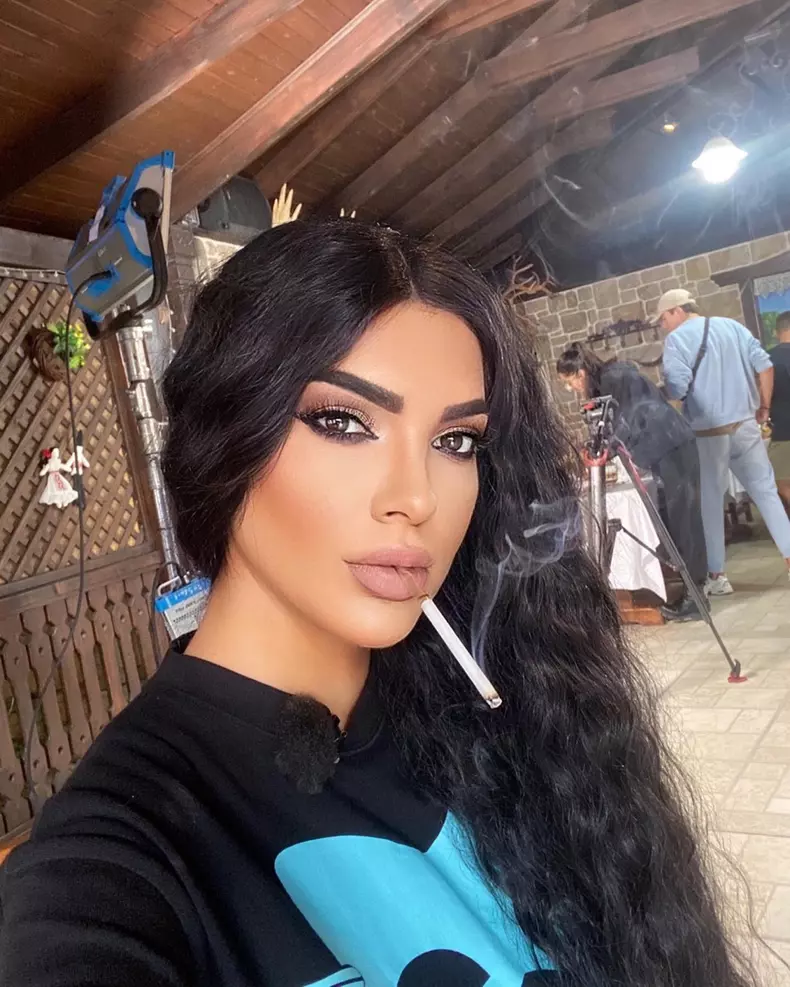 cine-este-andreea-tonciu-4