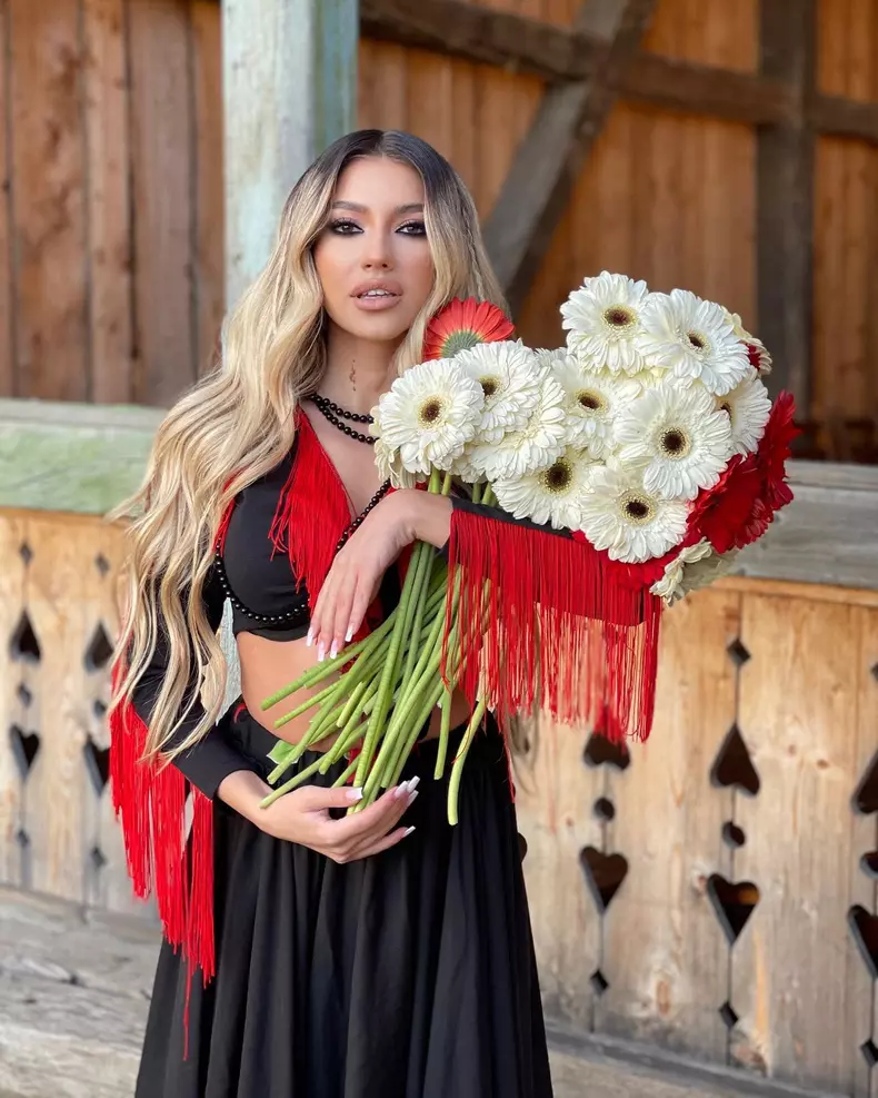 cine-este-aza-gabriela-6