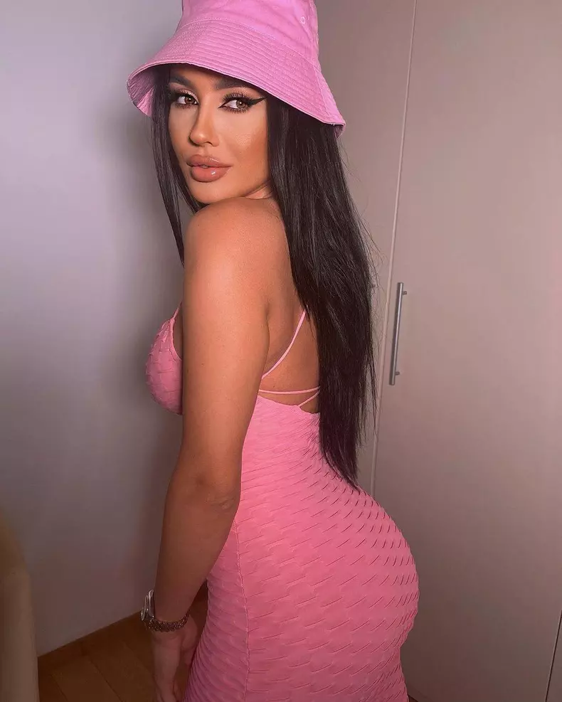 ella-tina-de-la-puterea-dragostei-1