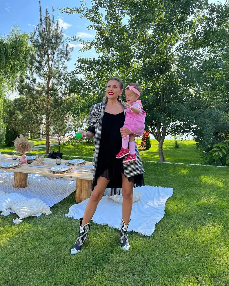 emily-burghelea-este-insarcinata-13