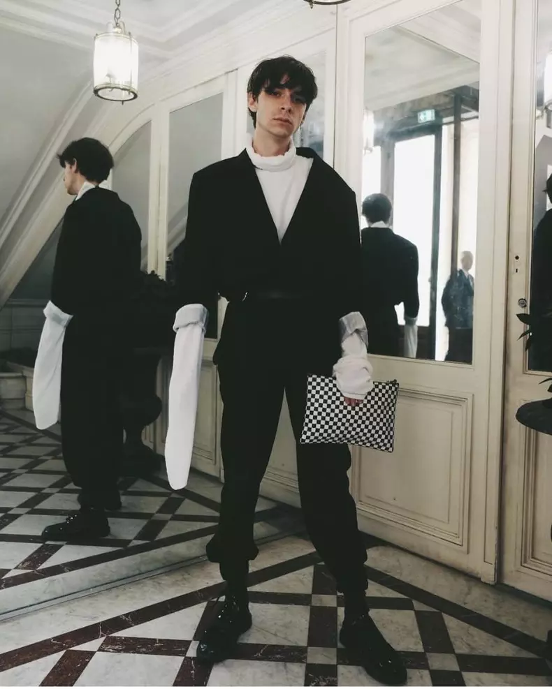 cum-arata-si-cu-ce-se-ocupa-fiul-lui-cristian-topescu-12-1