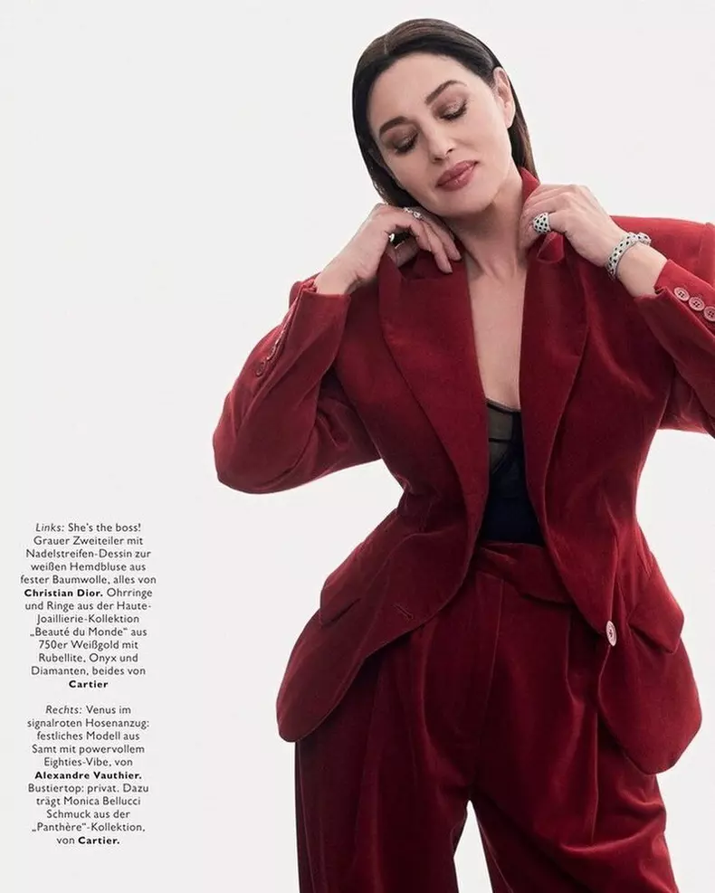 monica-bellucci-la-58-de-ani-a-aparut-intr-o-tinuta-transpareta-pe-coperta-unei-reviste-5