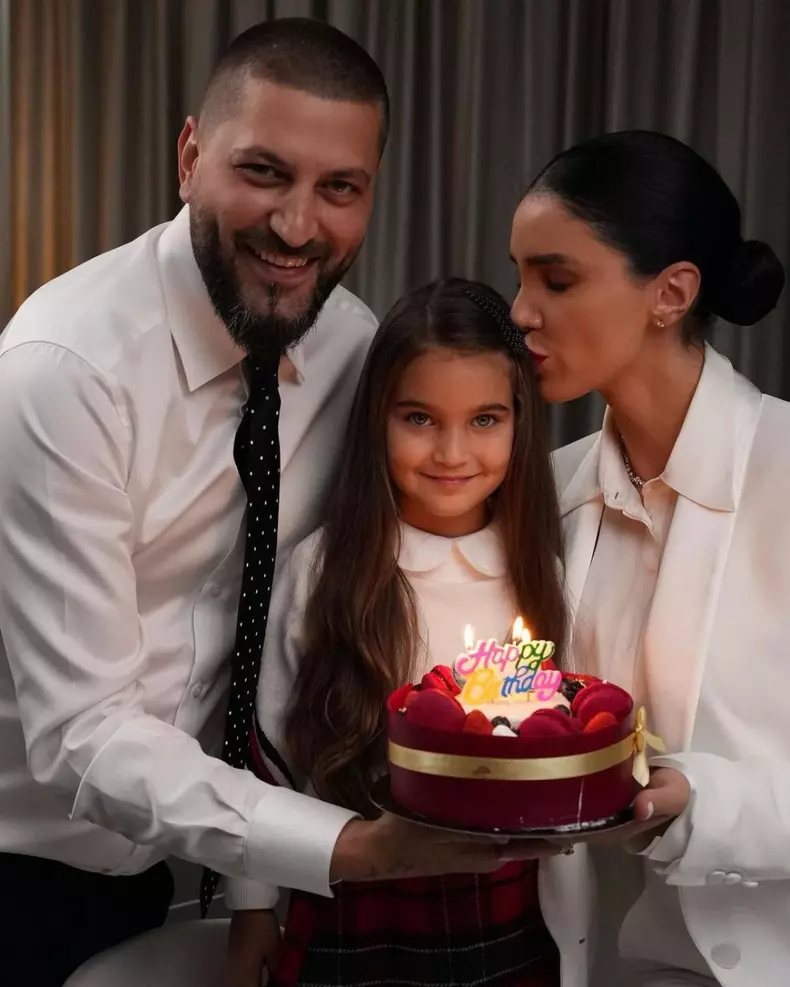 reactiile-fanilor-dupa-ce-adelina-pestritu-a-postat-imagini-cu-fetita-ei-dupa-2-ani-printesa-papusa-frumusete_size20