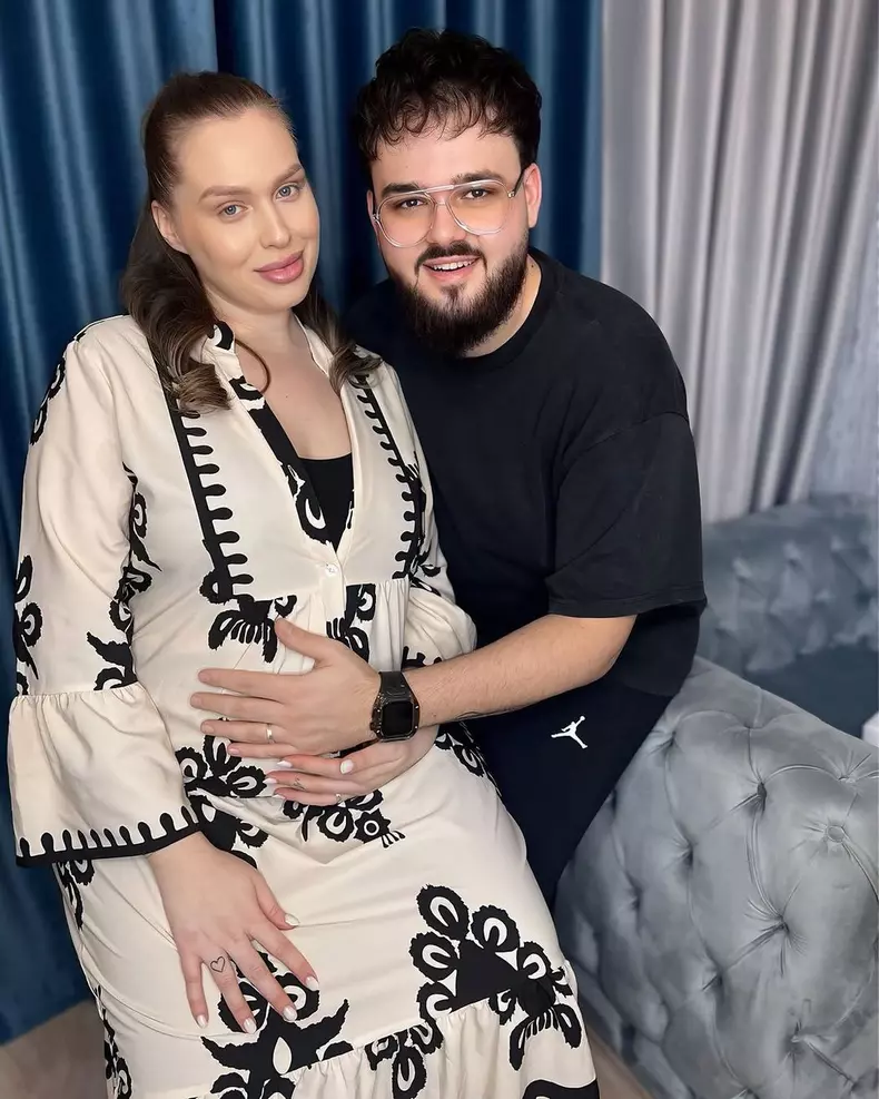 a210c589-990a-474b-b7e0-ebf1c09d6770