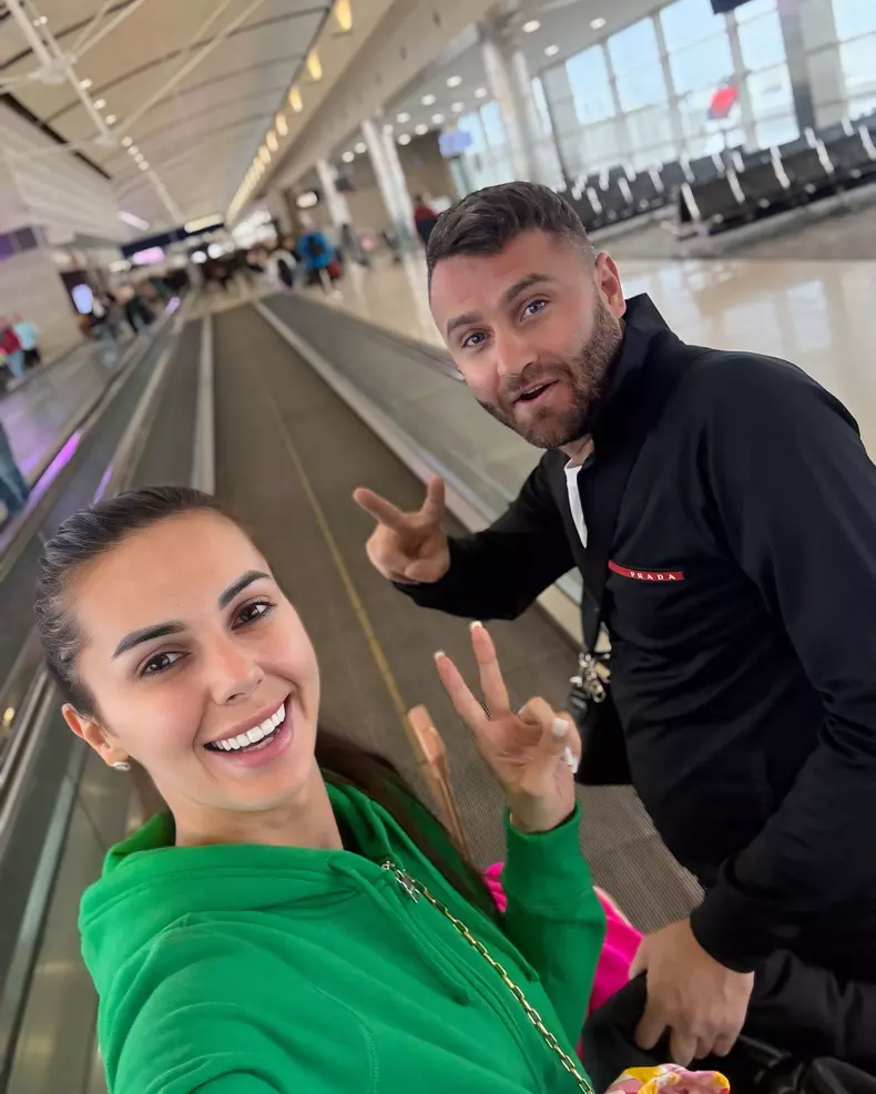 georgiana lobont sot in aeroport4