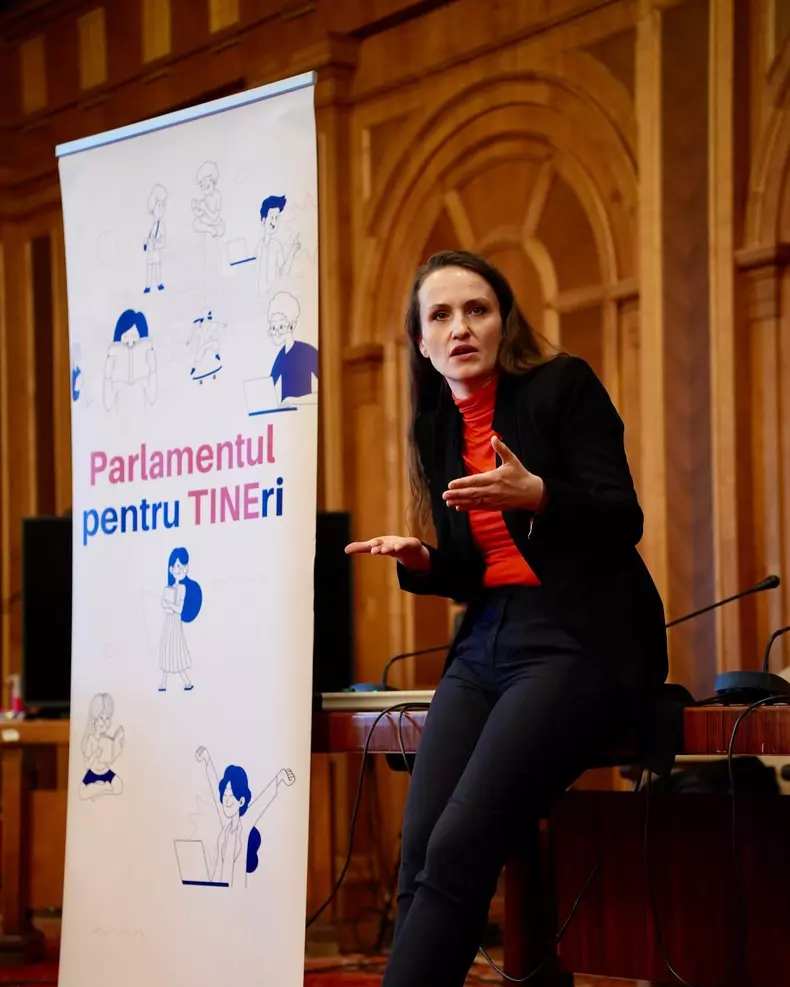 oana țoiu 8