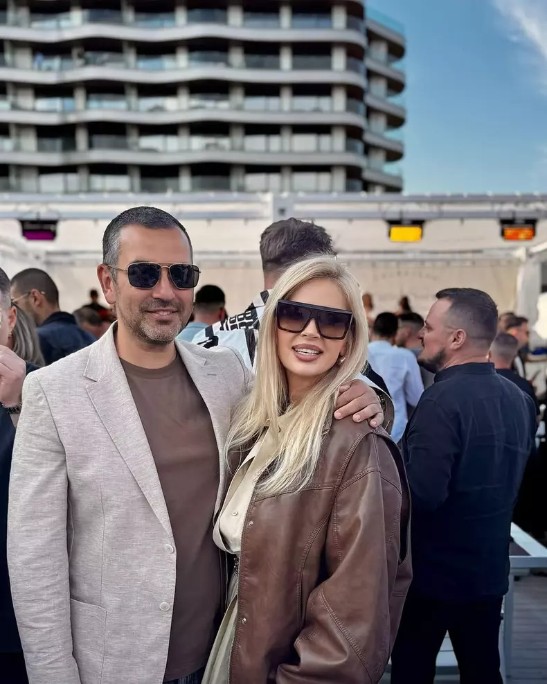 67439500-357d-4559-9d60-dc44fe0b2371