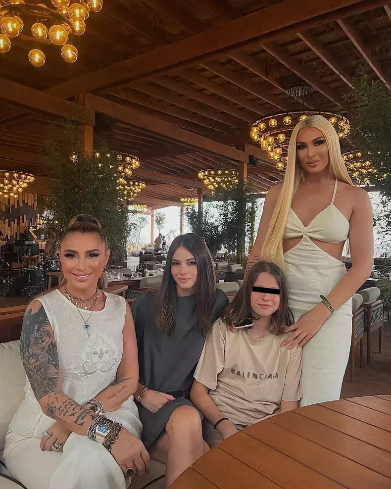 Anamaria Prodan și copiii
