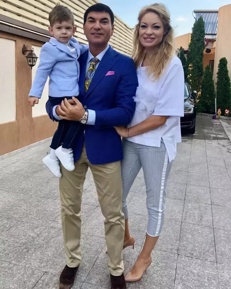 Borcea-si-sotia-sa-819x1024-1