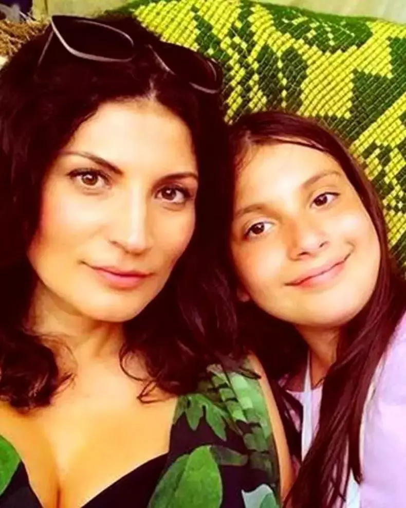 Ioana-Ginghina-Alexandru-Papadopol4-2-819x1024-1